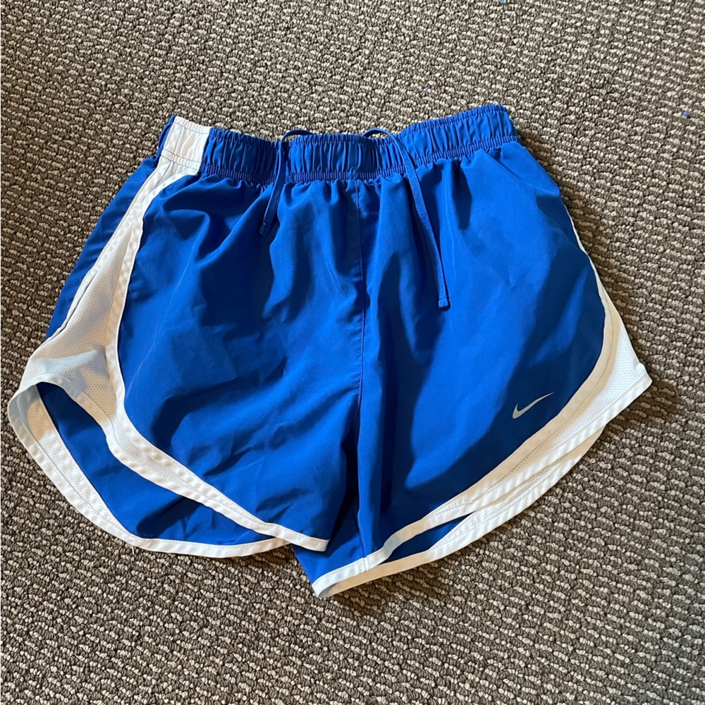 Women’s Nike running shorts size medium